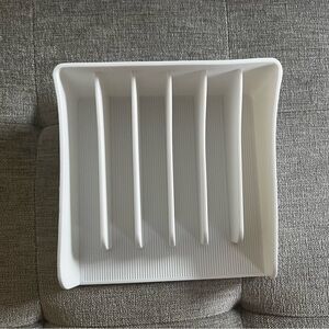 iDesign The Sarah Tanno Collection Silicone Makeup Palette Holder